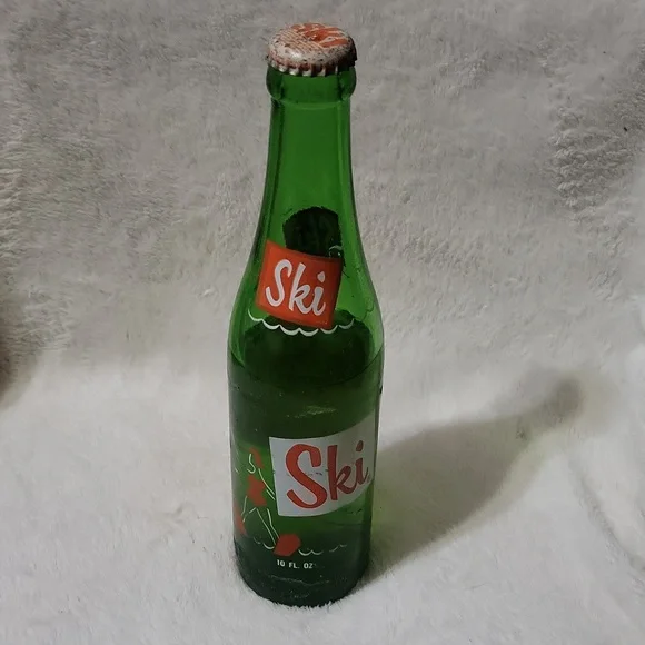 Vintage Unopened 1976 Ski soda bottle - Picture 4 of 8